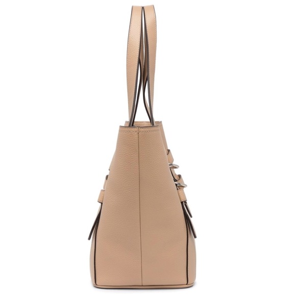 🤩HOST PICK🤩Like New Marc Jacobs Anchor Tote - Picture 3 of 16